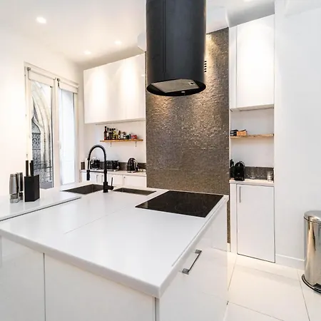 Pick A Flat'S Apartment In Notre-Dame De Paris - Rue Saint-Severin Esterno foto