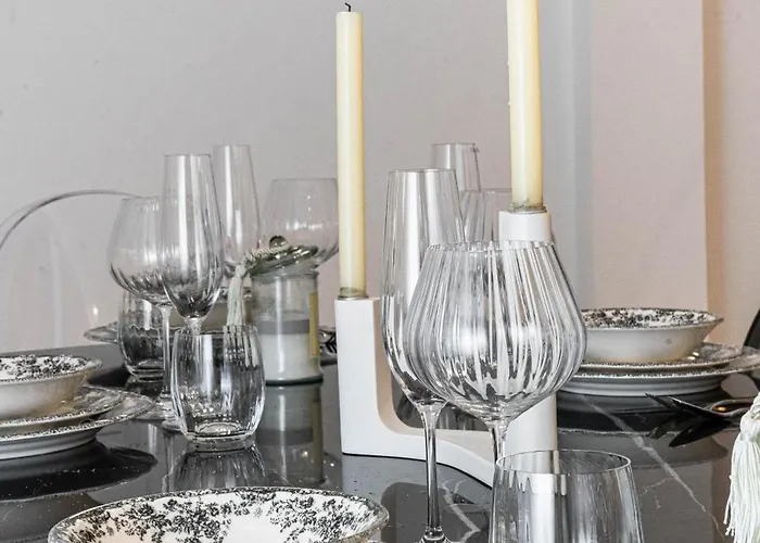Pick A Flat\'S Apartment In Notre-Dame De Paris - Rue Saint-Severin